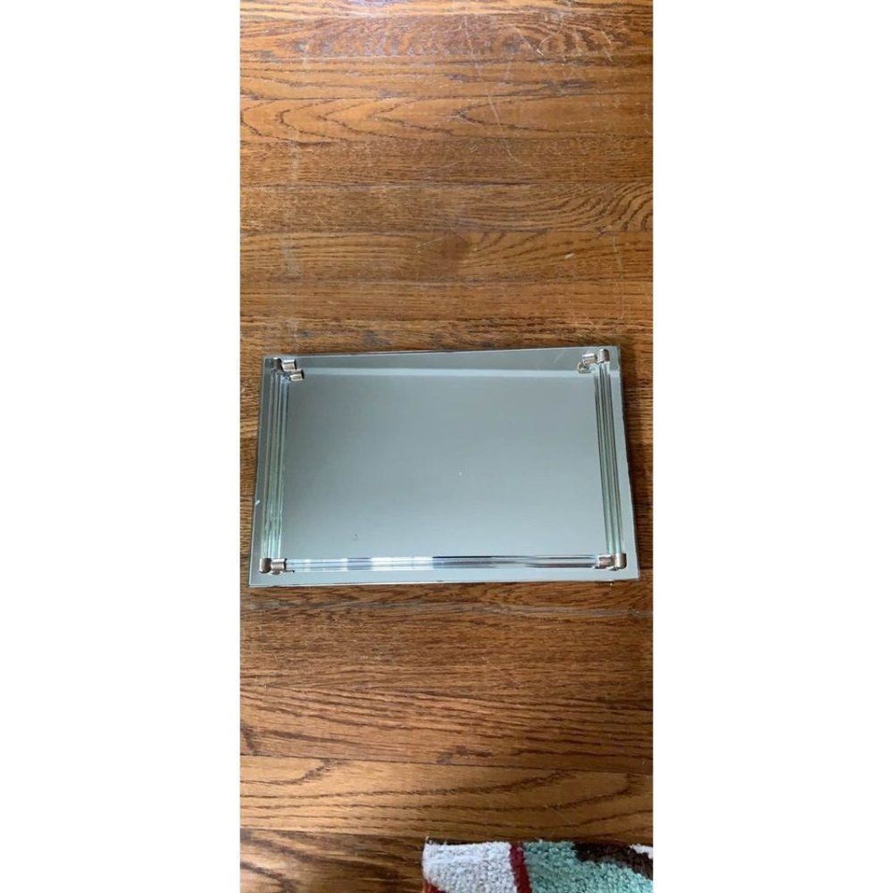 ‎Mirrored vanity tray